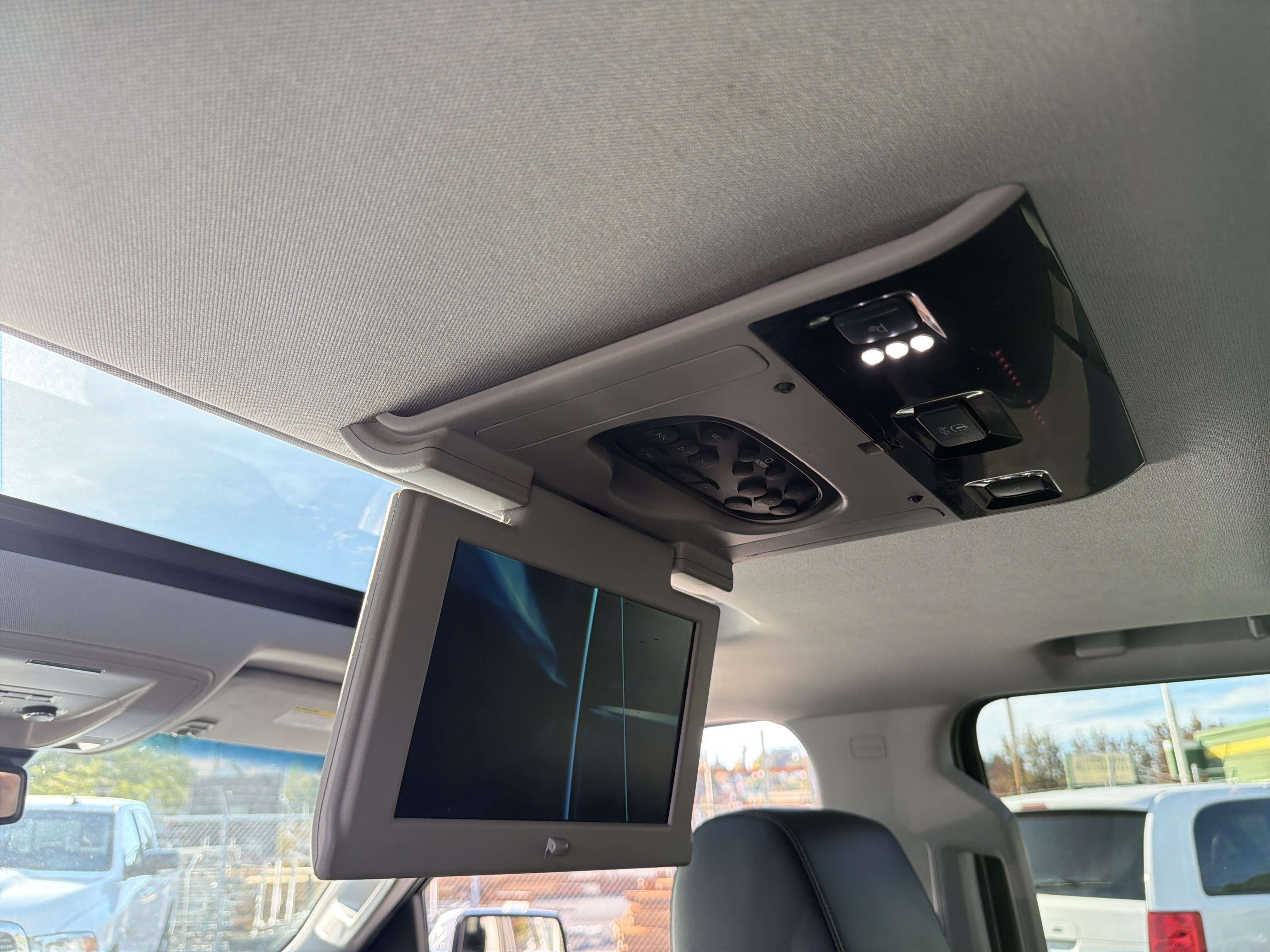 Used 2016 Chevrolet Tahoe LT AWD/4WD image 2