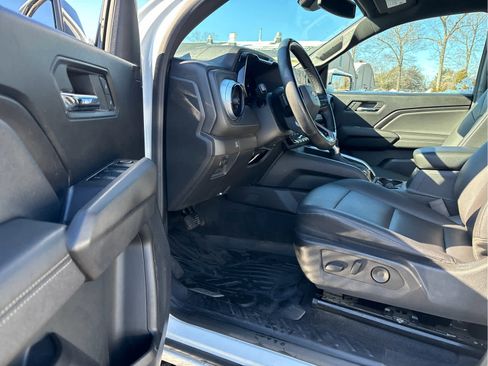 Certified 2023 Chevrolet Colorado LT w/ LT Convenience Package III image 7