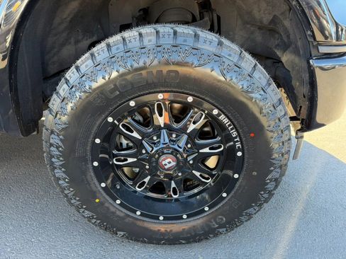 Used 2017 Ford F150 Lariat w/ Equipment Group 502A Luxury AWD/4WD image 32