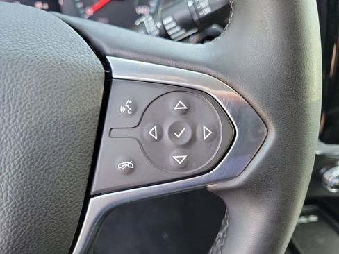 Used 2023 Chevrolet Traverse LT image 6