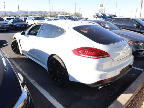 Used 2015 Porsche Panamera image 2
