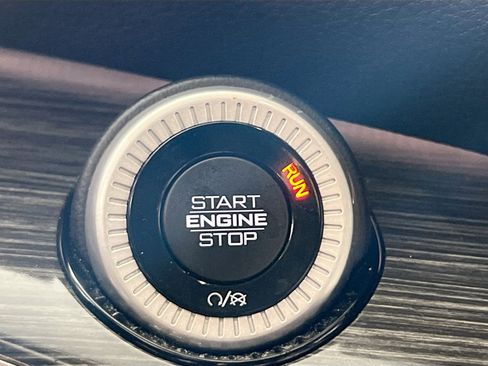 Used 2022 Jeep Wagoneer Series III w/ Convenience Group I image 24