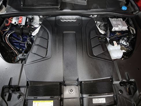 Used 2019 Audi Q7 3.0T Premium Plus w/ Premium Plus Package AWD/4WD image 34