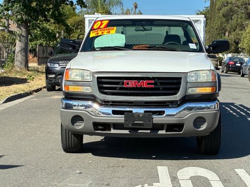 Used 2007 GMC Sierra 2500 W/T AWD/4WD image 4