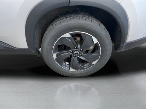 Used 2024 Nissan Rogue SV image 18