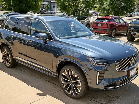New 2026 Volvo XC90 T8 Plus w/ Protection Package Premier AWD/4WD image 5