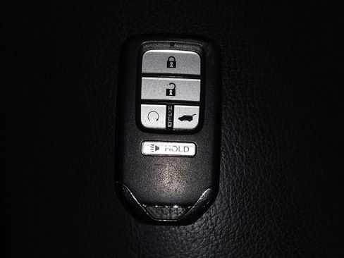 Used 2018 Honda Pilot Touring image 32