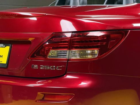 Used 2011 Lexus IS 250C image 8