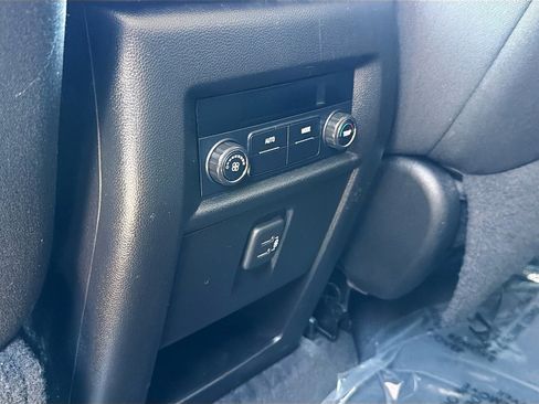 Used 2020 Chevrolet Traverse LS FWD image 15