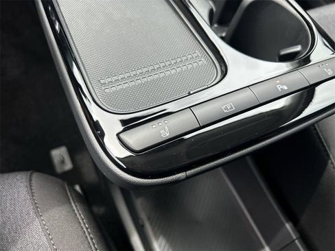 New 2025 Hyundai Ioniq 5 SE image 8