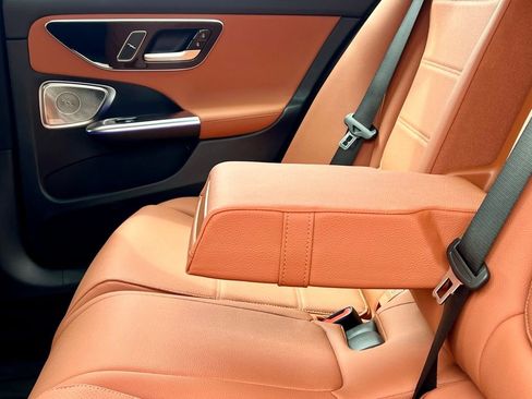 Certified 2026 Mercedes-Benz C 300 4MATIC Sedan image 33