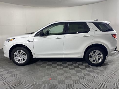 Used 2025 Land Rover Discovery Sport S image 2