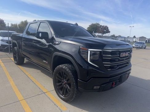 Used 2024 GMC Sierra 1500 AT4 w/ Technology Package image 4