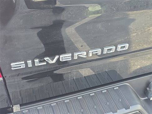 Used 2025 Chevrolet Silverado 1500 Custom image 9