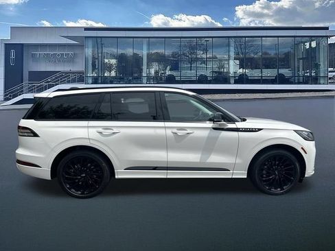 New 2026 Lincoln Aviator Reserve w/ Luxury Package AWD/4WD image 9