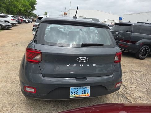 Used 2025 Hyundai Venue SEL image 10