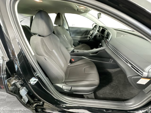 Used 2026 Hyundai Elantra Hybrid FWD image 27