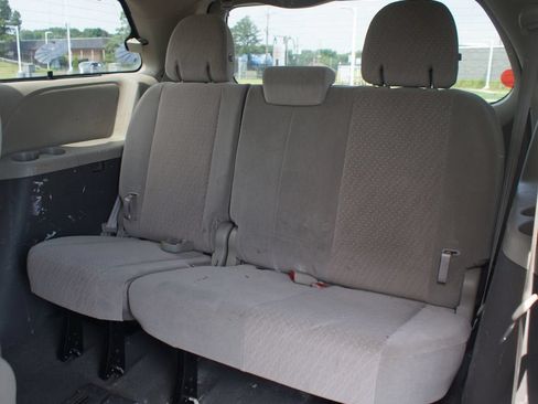 Used 2020 Toyota Sienna LE FWD image 11