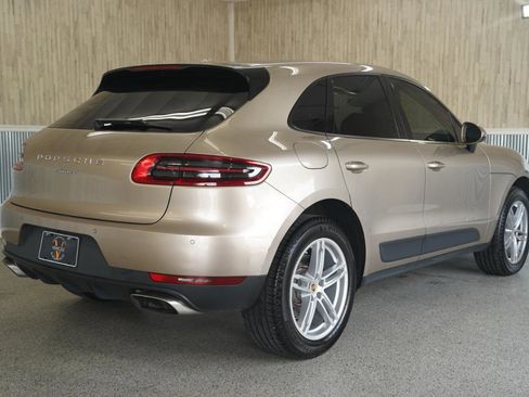 Used 2018 Porsche Macan AWD/4WD image 10