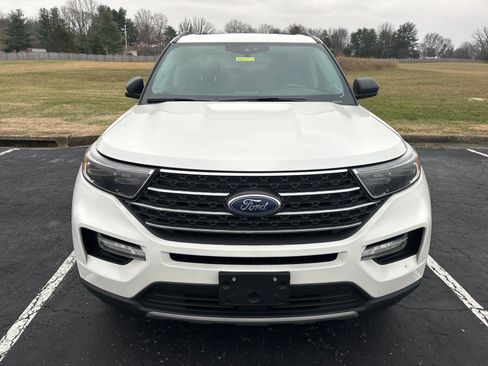 Used 2022 Ford Explorer XLT w/ Equipment Group 202A image 14
