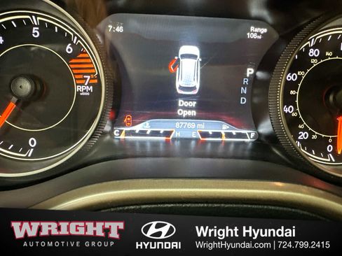 Used 2017 Jeep Cherokee Limited image 24