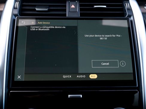 Certified 2024 Land Rover Discovery Dynamic SE image 33