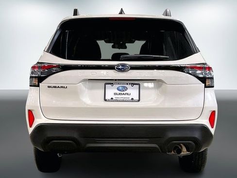 Used 2025 Subaru Forester Premium image 4