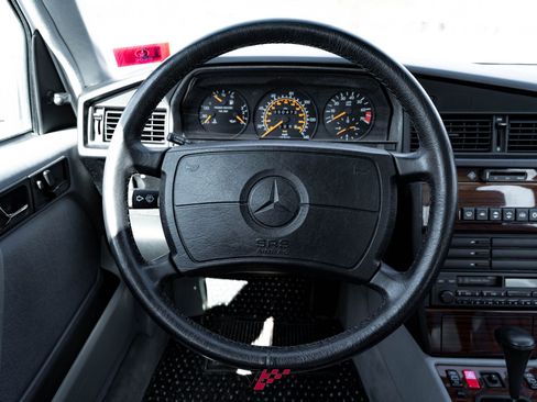 Used 1991 Mercedes-Benz 190 E 2.6 image 40