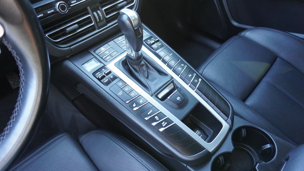 Used 2020 Porsche Macan AWD/4WD image 11