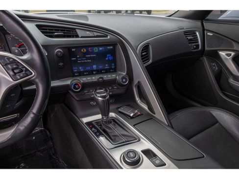 Used 2019 Chevrolet Corvette Stingray 1LT image 24