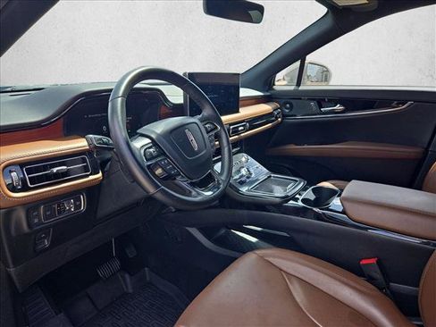 Used 2022 Lincoln Nautilus Reserve FWD image 10