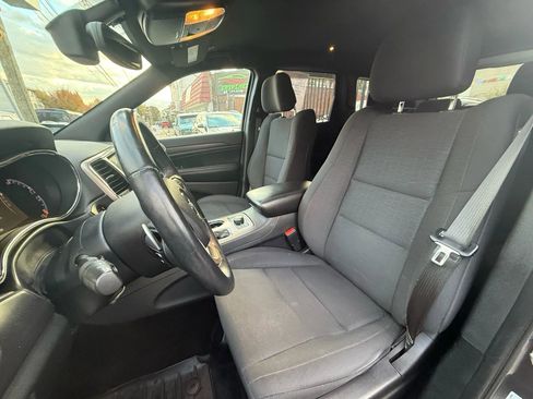 Used 2017 Jeep Grand Cherokee Laredo w/ Quick Order Package 23E image 12