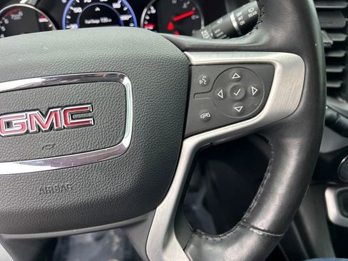 Used 2022 GMC Acadia SLT w/ Elevation Edition image 13