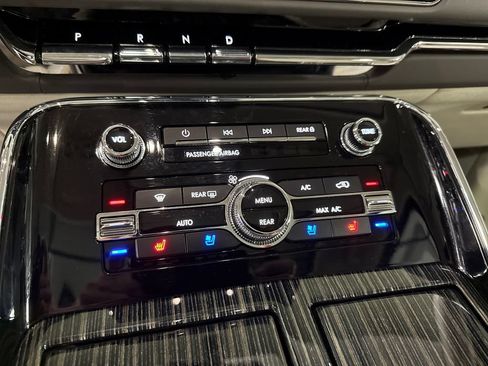 Certified 2024 Lincoln Navigator L Black Label AWD/4WD image 18