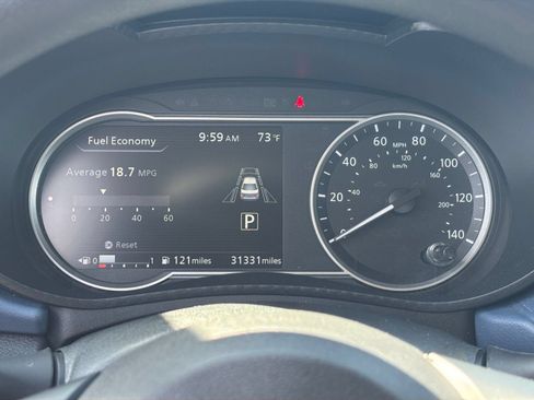 Used 2025 Nissan Versa SV FWD image 37