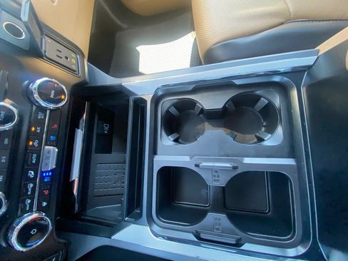 Used 2024 Ford F250 Lariat w/ Black Appearance Package AWD/4WD image 18