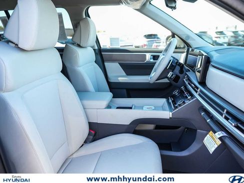 New 2026 Hyundai Santa Fe SE FWD image 17