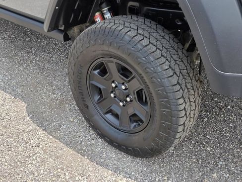Used 2022 Jeep Gladiator Mojave w/ LED Lighting Group AWD/4WD image 8