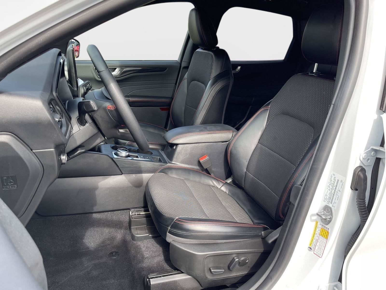 Used 2023 Ford Escape ST-Line w/ Tech Pack #1 AWD/4WD image 14