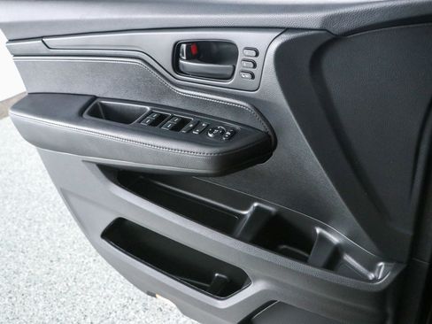 Used 2023 Honda Odyssey Sport image 22