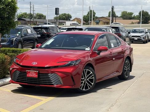 Used 2026 Toyota Camry XLE FWD image 2
