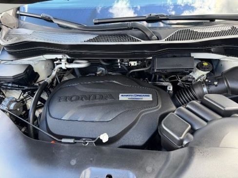 Used 2017 Honda Pilot EX image 10