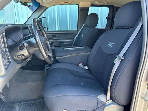 Used 2005 Chevrolet Silverado 2500 LS AWD/4WD image 11