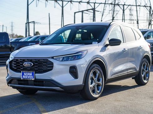 Used 2025 Ford Escape ST-Line w/ Equipment Group 301A image 5