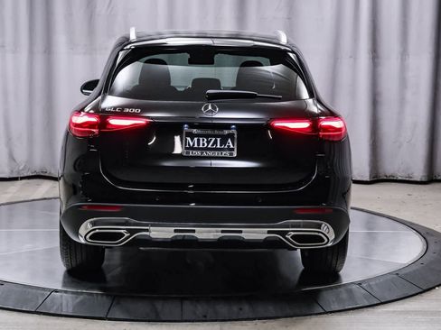 Certified 2025 Mercedes-Benz GLC 300 image 3