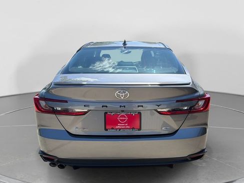 Used 2025 Toyota Camry SE FWD image 5