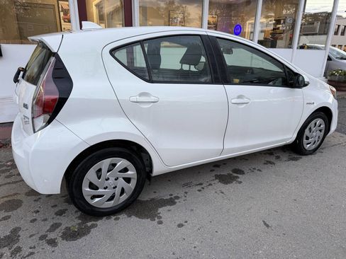 Used 2016 Toyota Prius C Three image 36