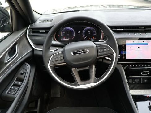 New 2026 Jeep Grand Cherokee L Laredo image 13