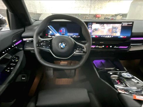 Used 2026 BMW 530i w/ Premium Package image 7