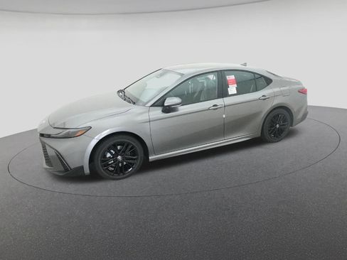 New 2026 Toyota Camry SE image 2